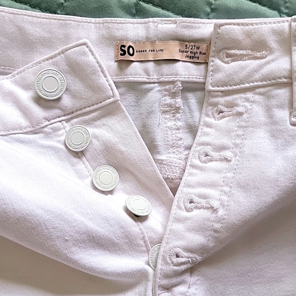 SO Juniors White Super High Rise Distressed Jeggings Size 5 / 27W